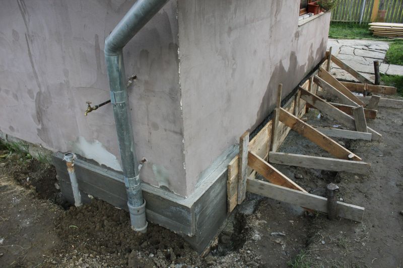 Who Does Foundation Repairs
